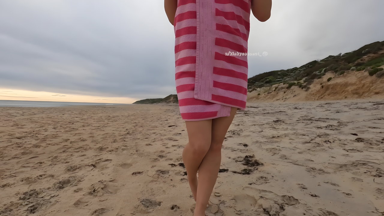 Risky Public Beach Pussy Flash Blowjob Cumwalk for Horny Teen_b47e2c64