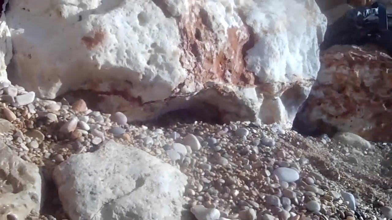 BEACH FASHION PART 2 – SOLO INDIAN TRANS CROSSDRESSING IN BIKINI_0d7b60e7