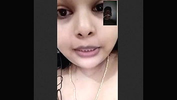 Horny Bhabhi Showing Her Boobs and Pussy On Vc