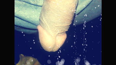 Soi hui bahu ko sasur ne pichhe se pela.