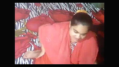 Indian MILF Bhabhi Seducing