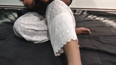 indian desi college girl nude and showing her boobs in classroo