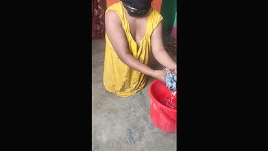 indian made sruti clean house and showing her fully naked body