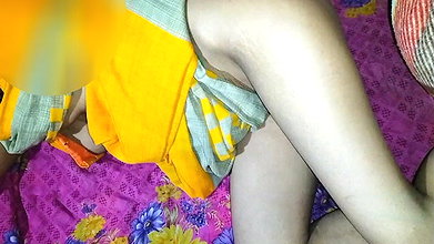Desi bhabhi ki chudayi devar ne bhabhi ko garam kare ke chodne ghodi bana ke