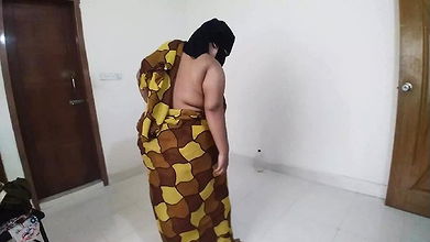 Desi Hot aunty in saree without blouse jabardasti fucked by neighbor boy – Sexy Aunty ko Mast Chudai (Huge anal cumshot)