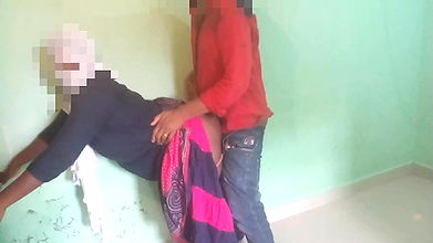 Indian beauty queen sex while cleaning