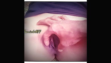 Jamie Ki chikni chut ko sahelana