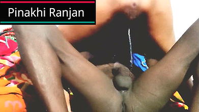 Pinakhi bhabhi ki paani nikal diya in hindi sex movie.