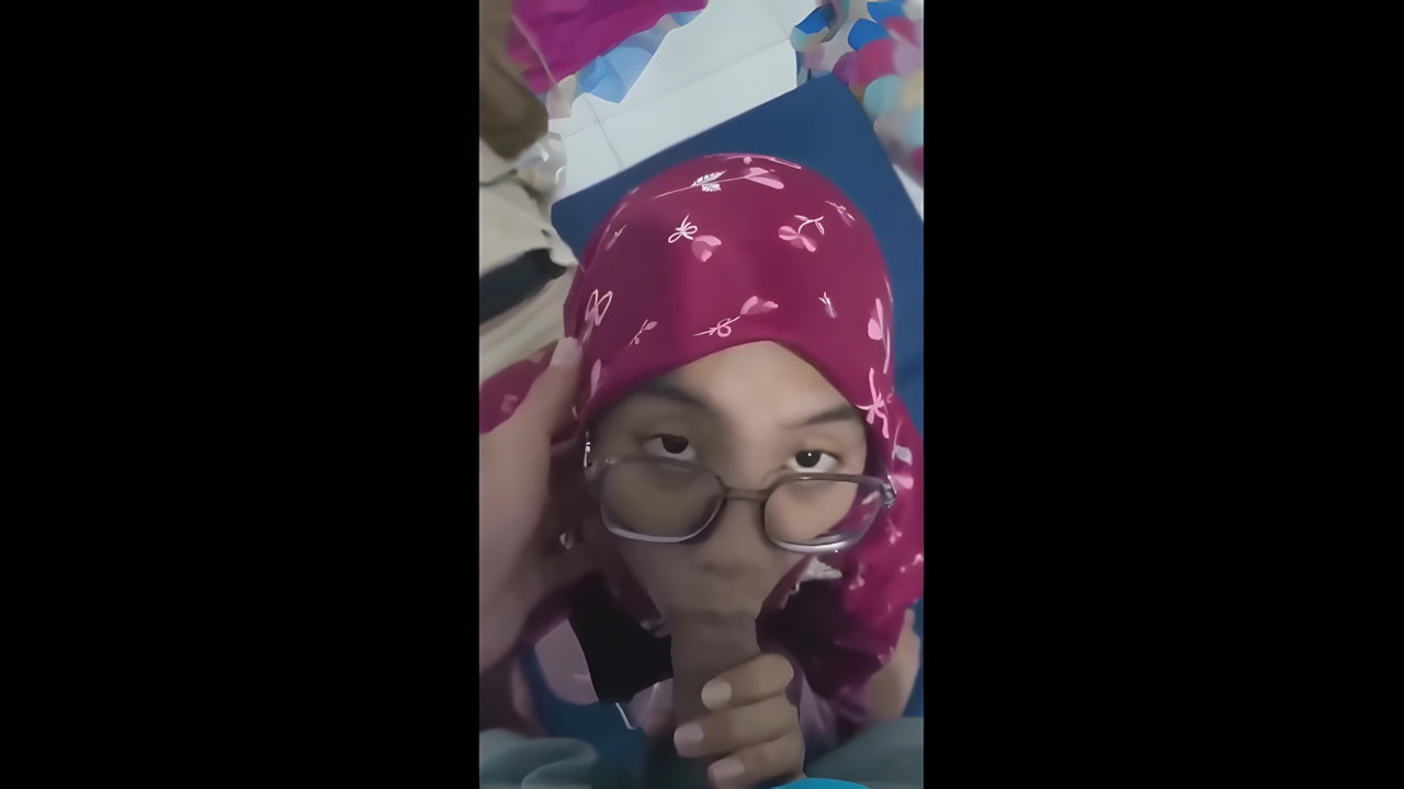 Jilbab Kacamata Genjotan Panas My Desi Area Bokep