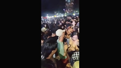 Bokep Indo Viral Nonton Konser Dangdut Sambil Telanjang Area Bok-01