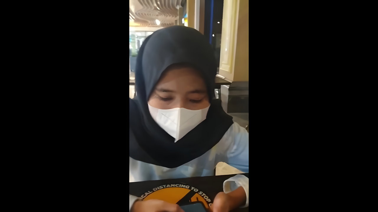 Indian Sex MMS cewek hijab dibayar langsung ngewe