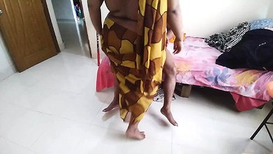 Tamil Horny Granny with saree fucks a guy – Hindi Audio (Cowgirl Huge Boobs) Indian Sex
