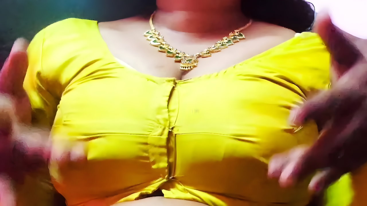 Indian aunty enjoying with neighbour Sex MMS leak