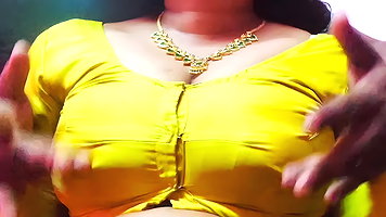 Indian aunty enjoying with neighbour Sex MMS leak