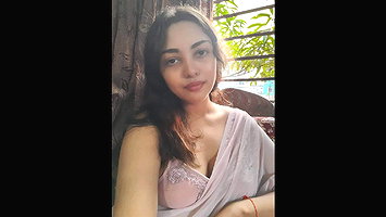 Beautiful Sexy Girl Showing