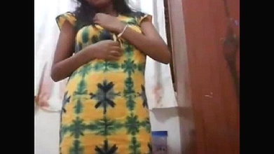 Cute Tamil Babe Masturbating