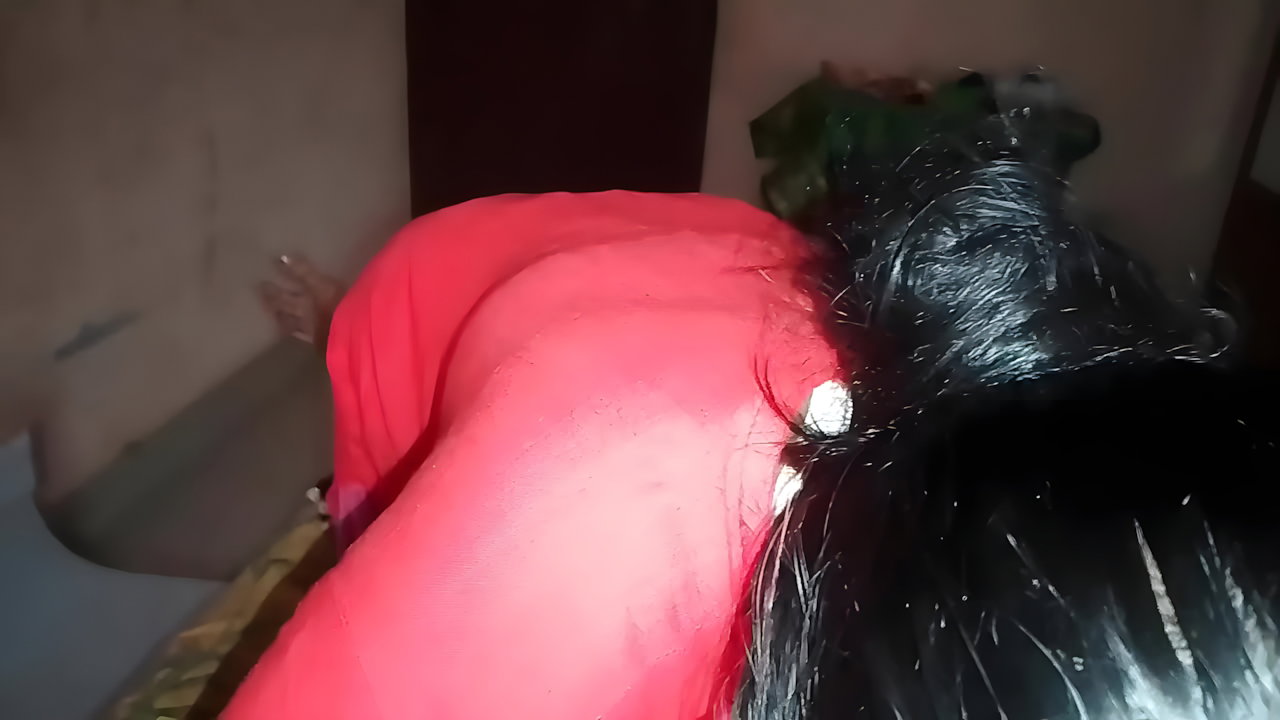Village girl puts her husband’s penis in her mouth