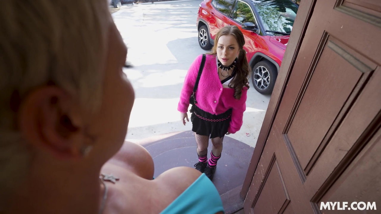 Kaden Kole & Haley Spades – Polar Opposites_ Tiny Girlfriend vs the Big Dom-Mom (Kaden Kole Debut)