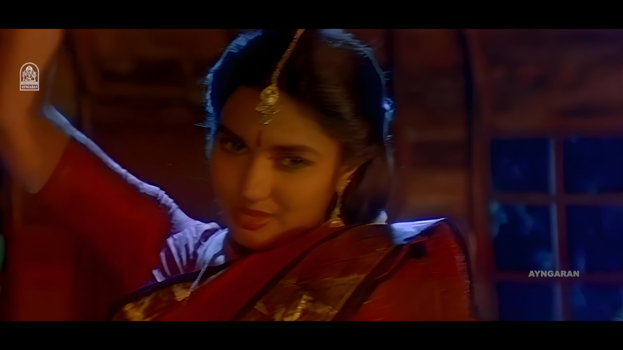 Sukanya rare hot first night song – Saree drop, Navel caressed & slightly kissed 2