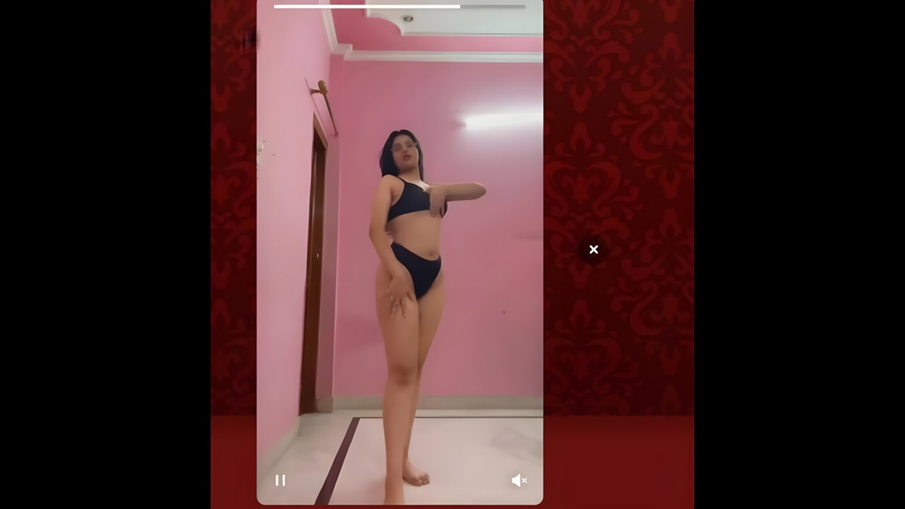Beautiful Cute Sexy Thick NRI showing Updates 17