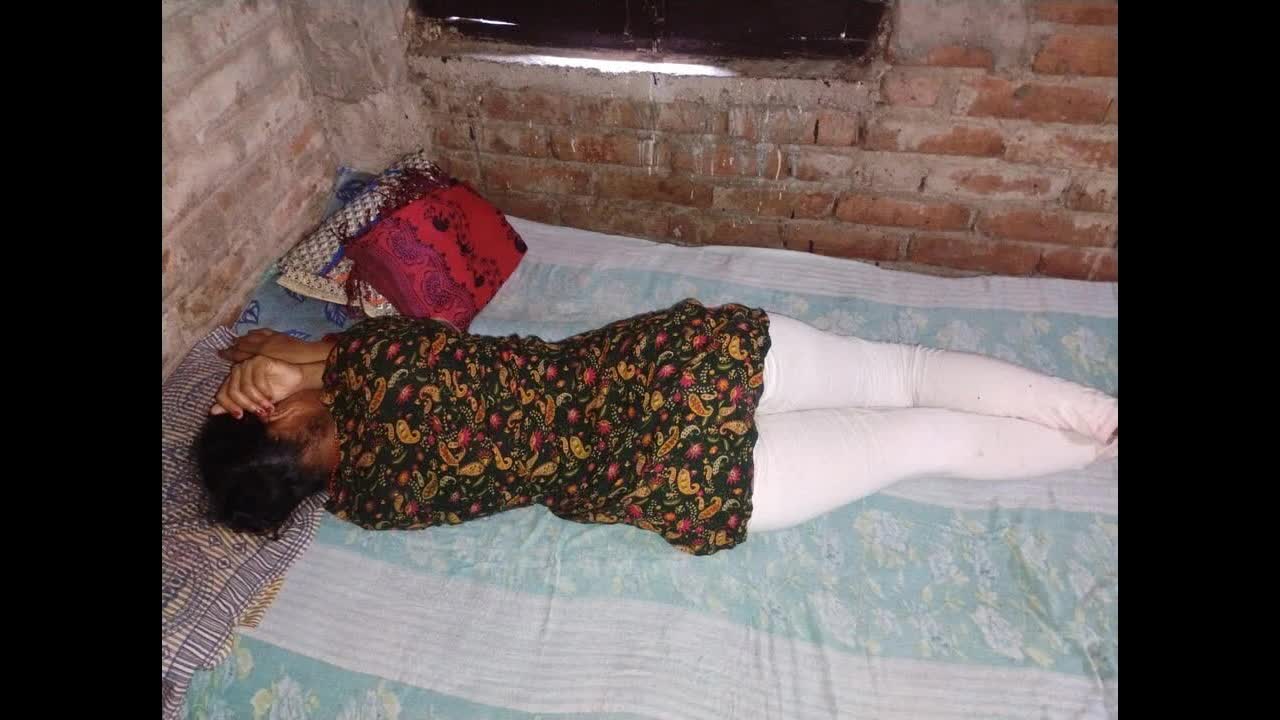 Desi Bhabhi Sexy Girl Ki Thukai With Indian Sex MMS