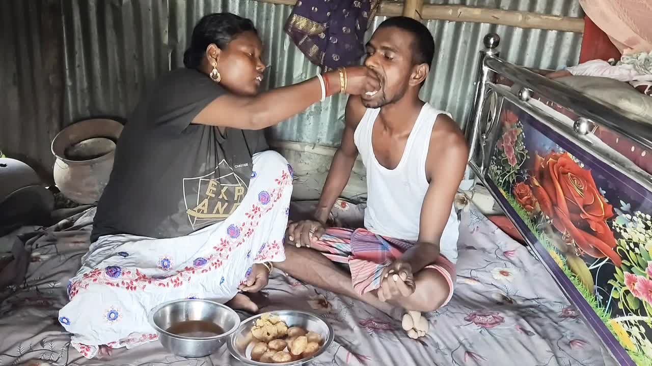 Desi pados ke bhabhi ke sath pani puri khaya in fucking sex