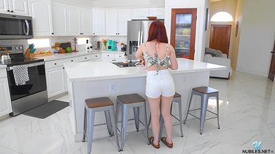 Poppy Applegate – Home And Horny