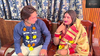 After marrying the newlywed bride, the husband brought her home and had sex with her on the night of the wedding