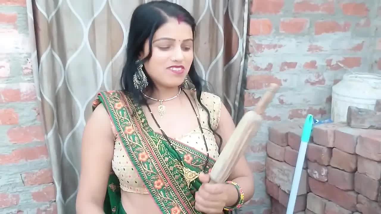 My Desi Stepsister Shared a Bed – Full Hindi Audio MMS
