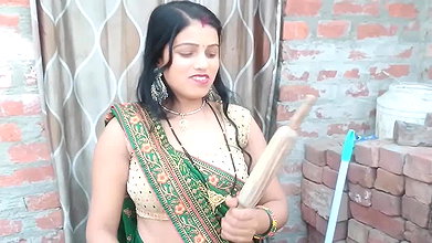 My Desi Stepsister Shared a Bed – Full Hindi Audio MMS