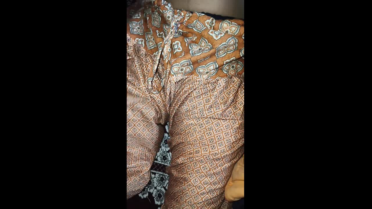 Old Buddi Aunty Ki Hot Salwar Soot Me Kapra Kholi | desi49