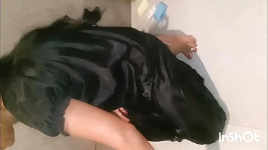 Priya bhabhi ki chudai bathroom me dewar k sath