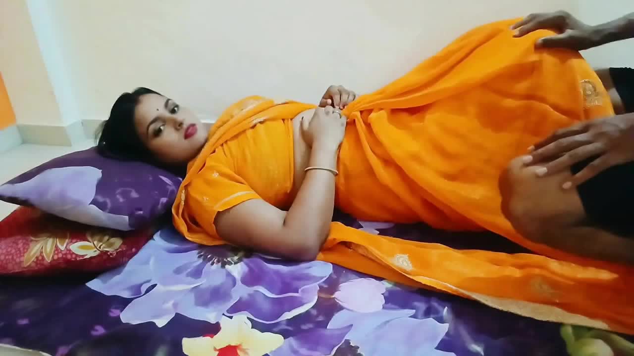The neighbor went to her house and fucked her in Indian Sex MMS