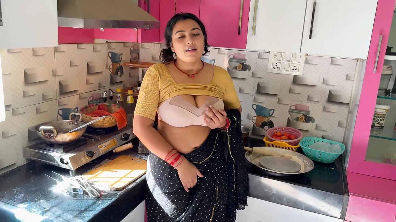 Stepsister Begs Me to Cover for Her Water Park Date – My Desi