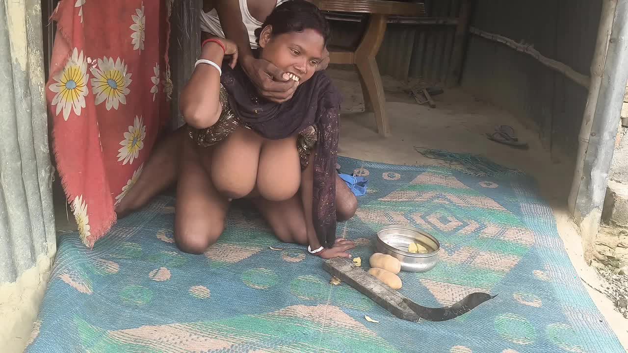 Indian Sex MMS: Desi Housewife Ne Doodh Pila Kar Chudai Kiya