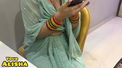 Alisha Bhabhi ko Galti se Mobile Mein Porn Dikh Gayi aur Devar Ne Pakad Liya