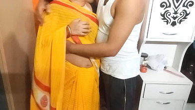 Indian Cute Bhabhi Having Romance