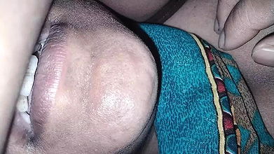 Aaj bhabhi na apni choot dikhaya