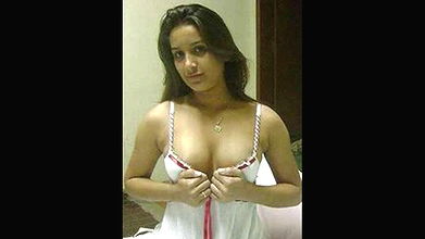 এক খাটে মা ও মাসি চোদা