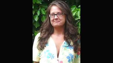 গ্রামের বাড়িতে অন্ধকার রাত