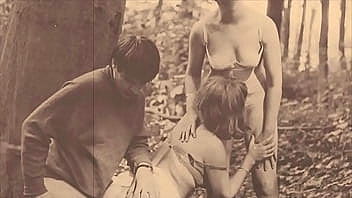 காம்பை நாக்கால் நக்கினேன், குண்டியைக் கசக்கினேன்